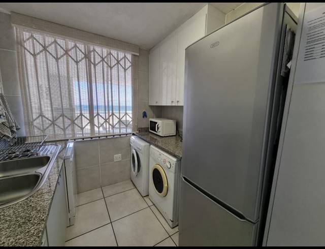 3 BEDROOM APARTMENT FOR SALE IN UVONGO BEACH